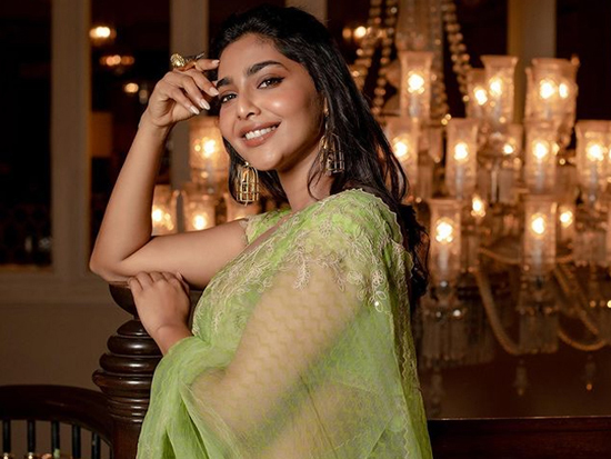 Aishwarya Lekshmi Looking Beautiful In Green Saree Aishwarya Lekshmi Looking Beautiful In Green Saree